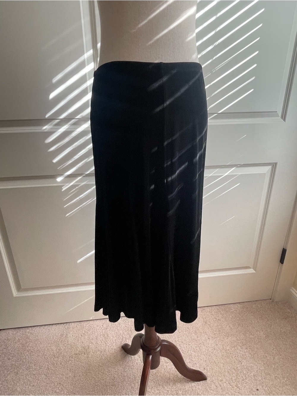 Chico’s Travelers Size 1 Black Maxi Skirt Flared Stretch Wrinkle Resistant